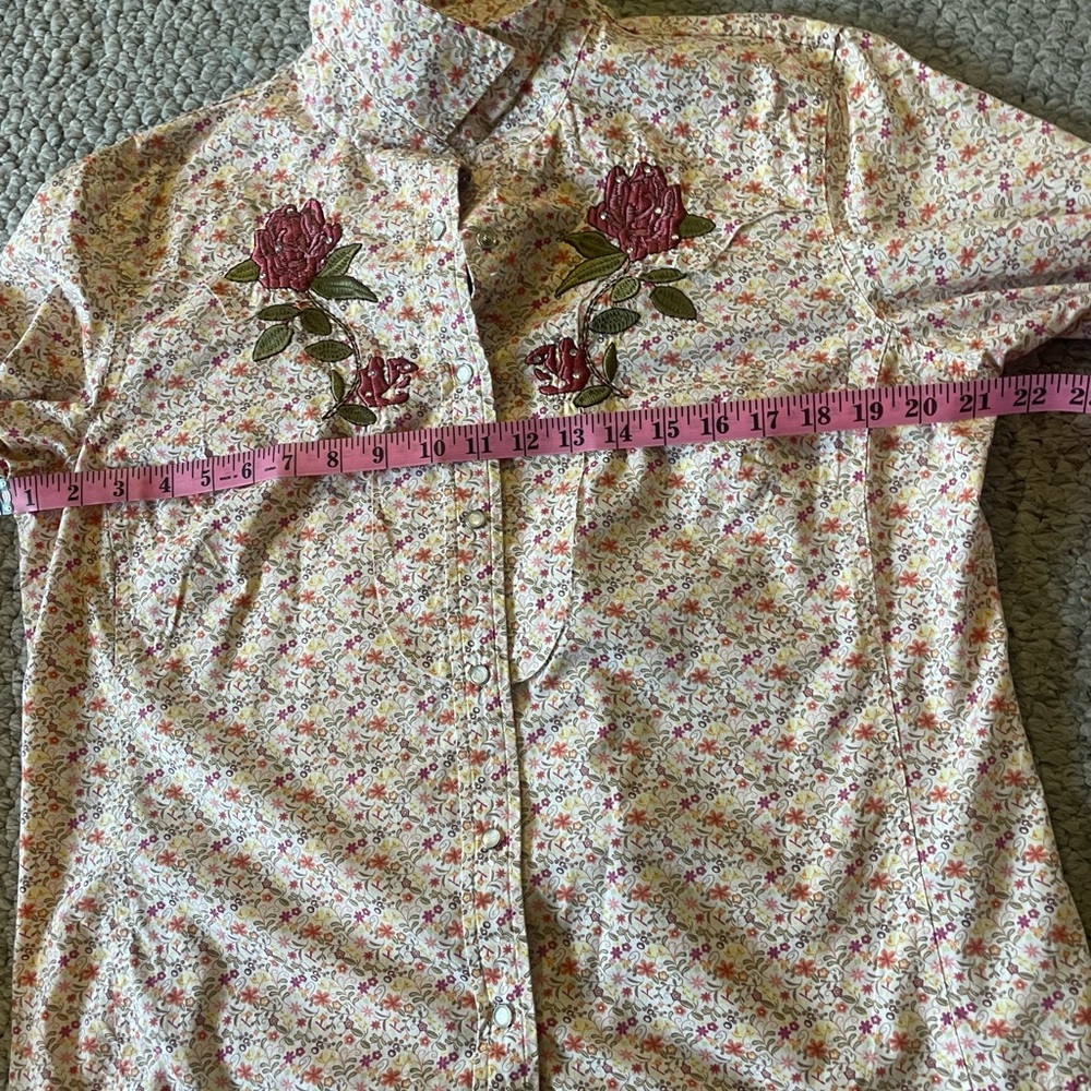 Country Royalty Western  Style shirt - Picture 10 of 11